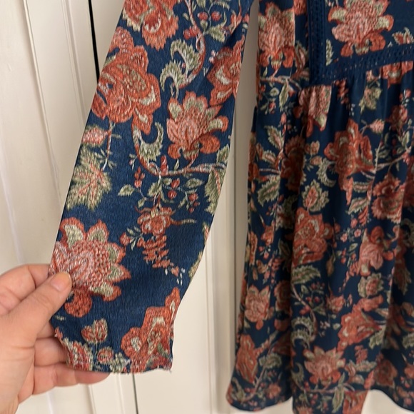 Super cute Hosiery Dress with Lace & long sleeves in Size L! Warm & very soft ! - Picture 6 of 8